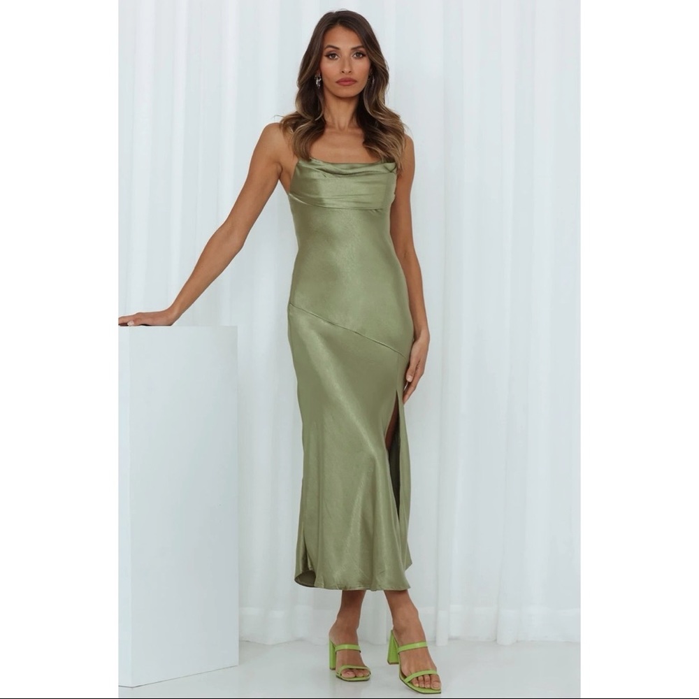 Hello Molly A Little Whisper Midi Dress